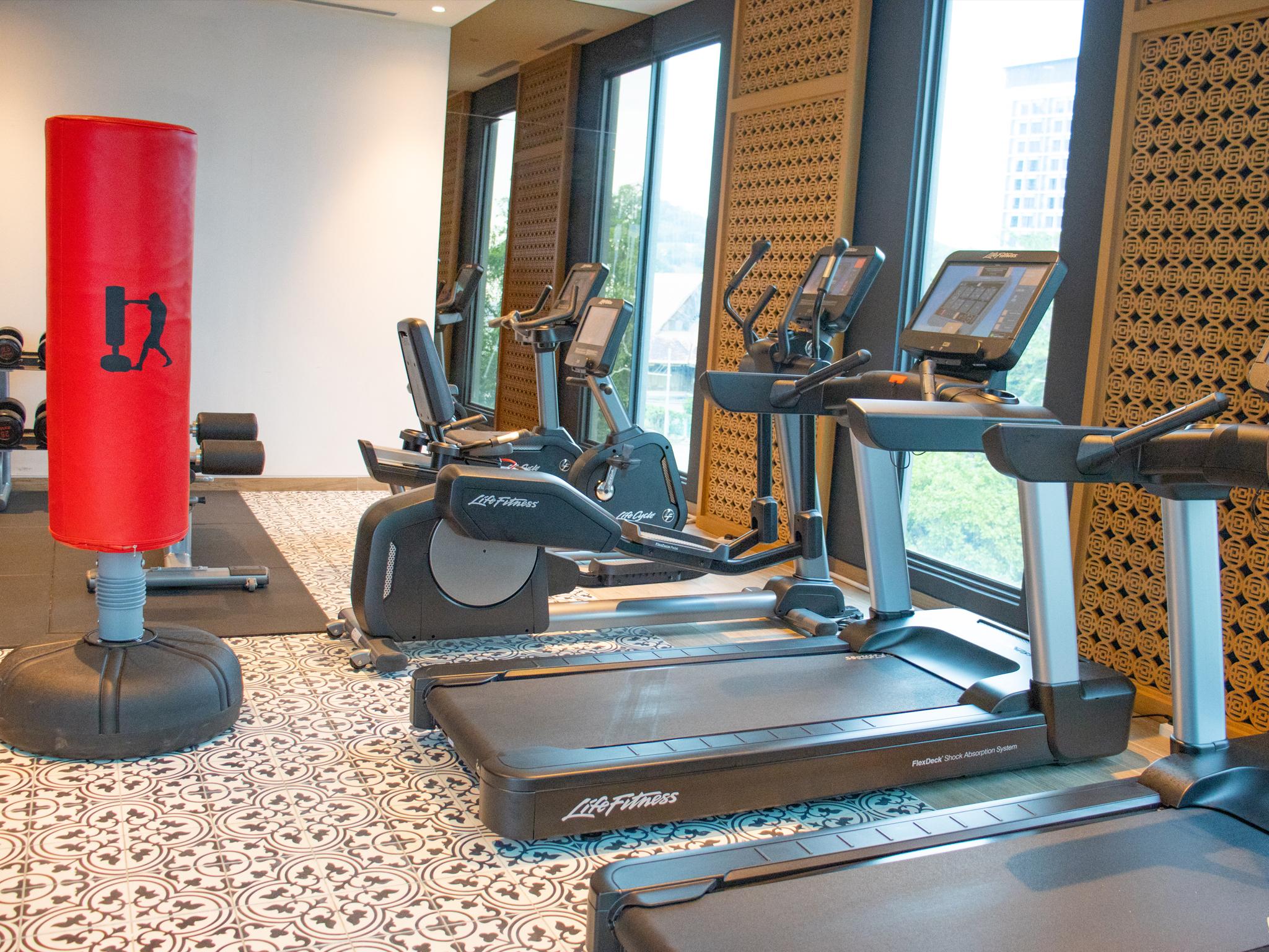 Angsana Teluk Bahang, Penang Batu Feringgi Buitenkant foto The gym at the hotel