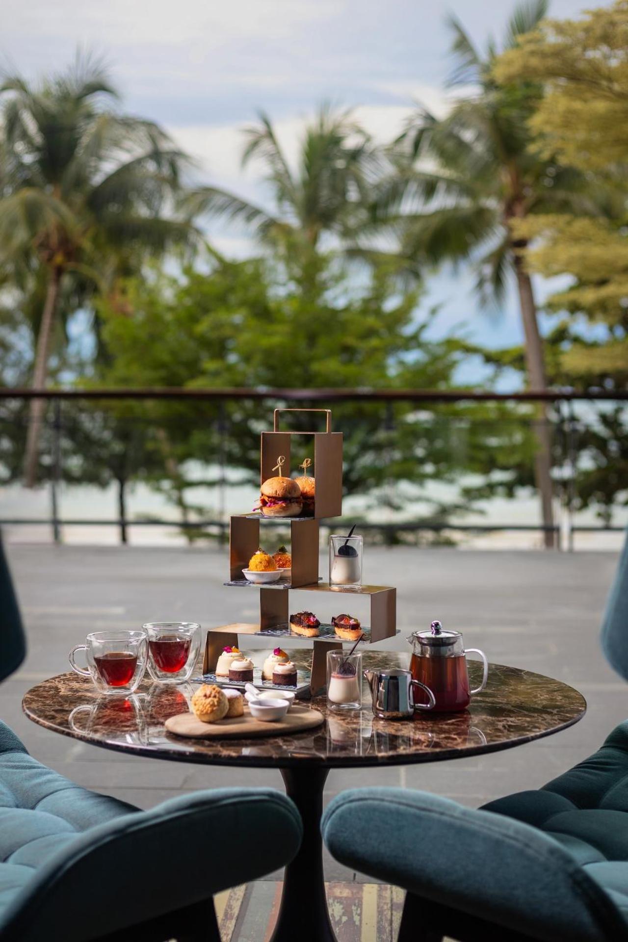 Angsana Teluk Bahang, Penang Batu Feringgi Buitenkant foto Afternoon tea at the Beach Club